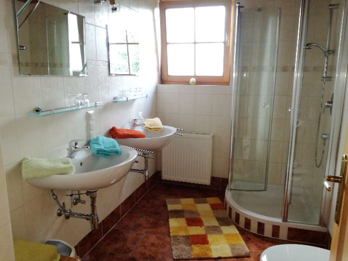 Hüttenbad im Chalet für einen Familienurlaub